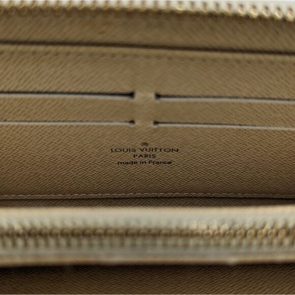 Louis Vuitton Damier Azur Zippy Wallet - Picture 7 of 15